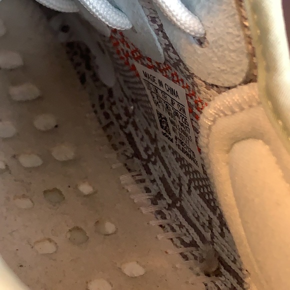 Yeezy boost 350 V2 - Picture 7 of 10